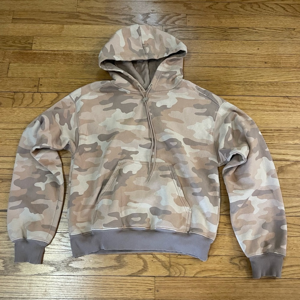 Fabletics Forever Fleece Camo Hoodie Sweatshirt Tan Brown Latte Medium Small